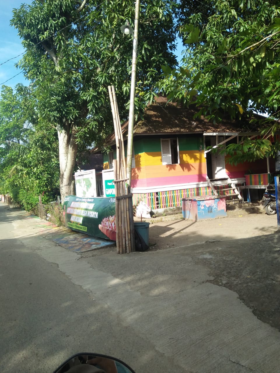 rumah warga yang di buat kreatif